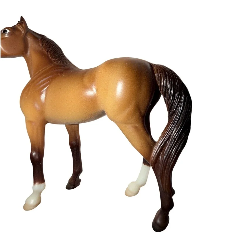 Breyer Stablemates Horse‎ Tan Brown Excellent Miniature Figurine Toy
